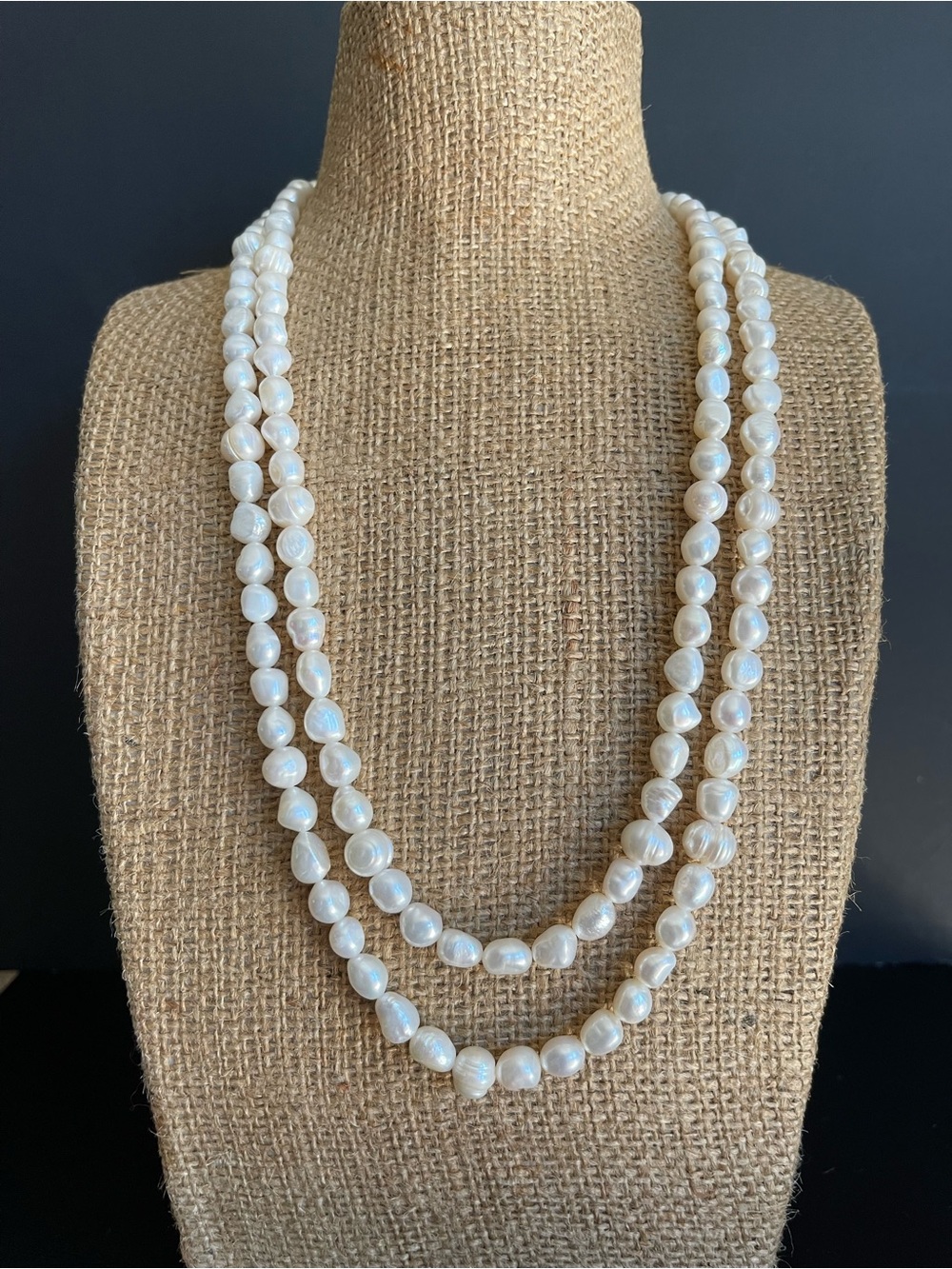Classic genuine freshwater Pearl Necklace.